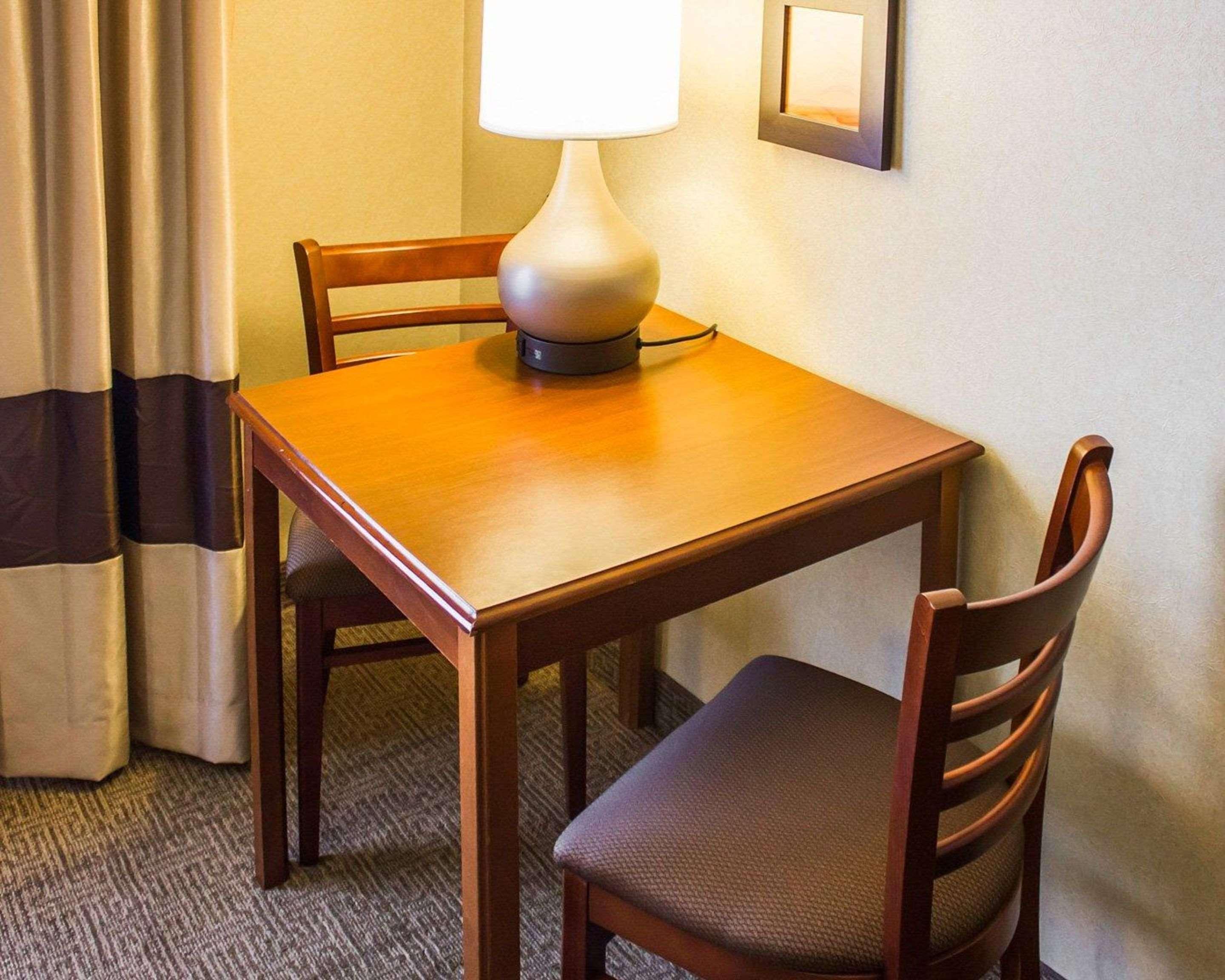 Comfort Inn Guilford Near I-95 Экстерьер фото
