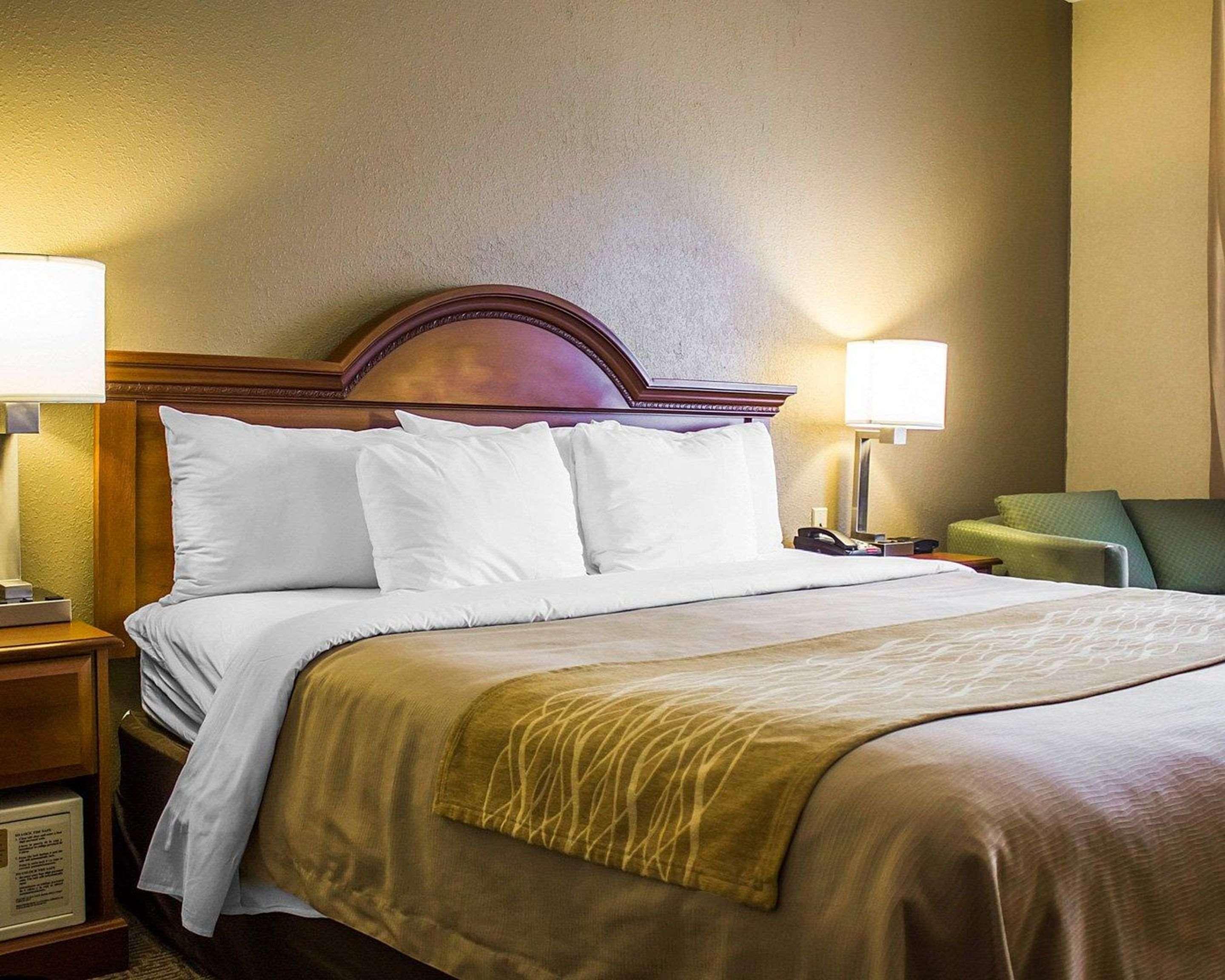 Comfort Inn Guilford Near I-95 Экстерьер фото