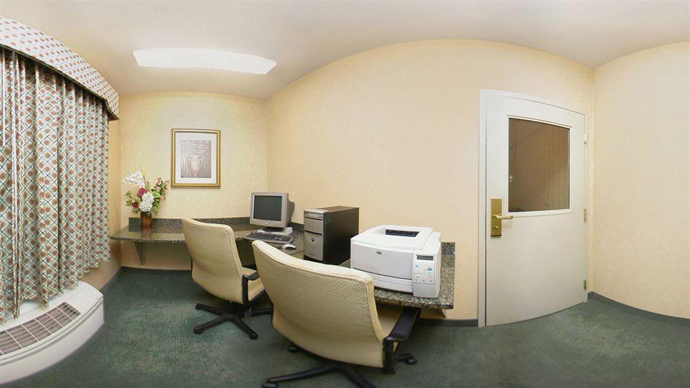 Comfort Inn Guilford Near I-95 Экстерьер фото